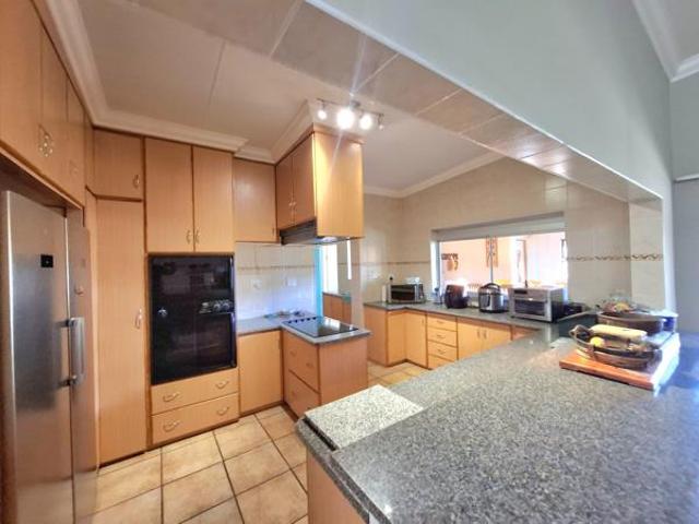 4 Bedroom House in Panorama