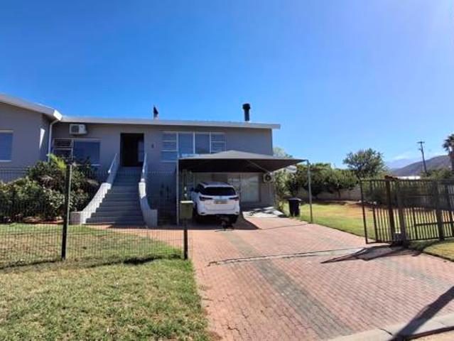 4 Bedroom House in Panorama