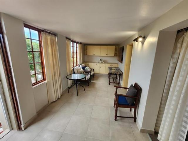 4 Bedroom House in Paradise Beach