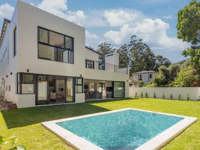 4 Bedroom House in Parel Vallei