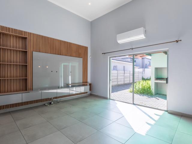 4 Bedroom House in Parklands North