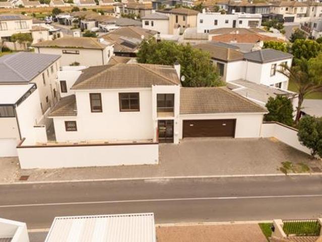 4 Bedroom House in Parklands North
