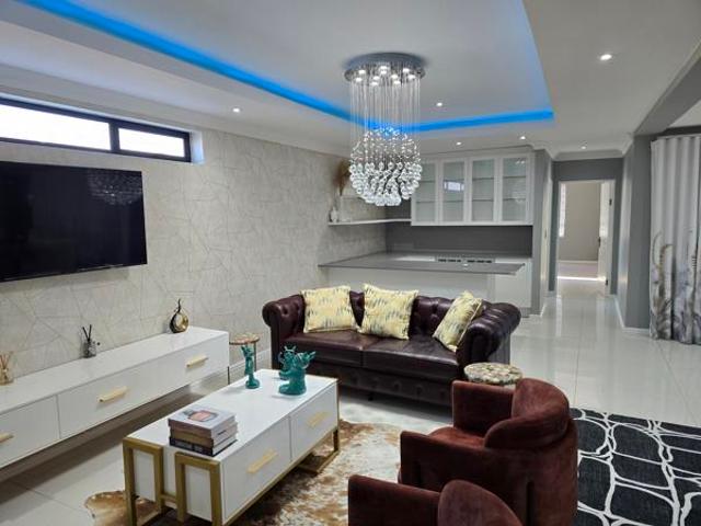 4 Bedroom House in Parklands North
