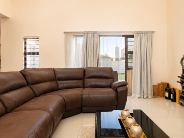 4 Bedroom House in Parklands North
