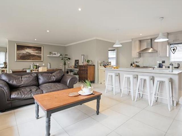 4 Bedroom House in Parklands North