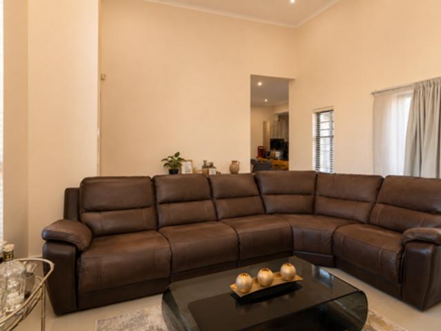 4 Bedroom House in Parklands North