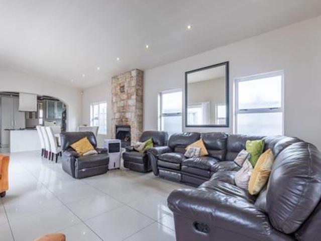 4 Bedroom House in Parklands