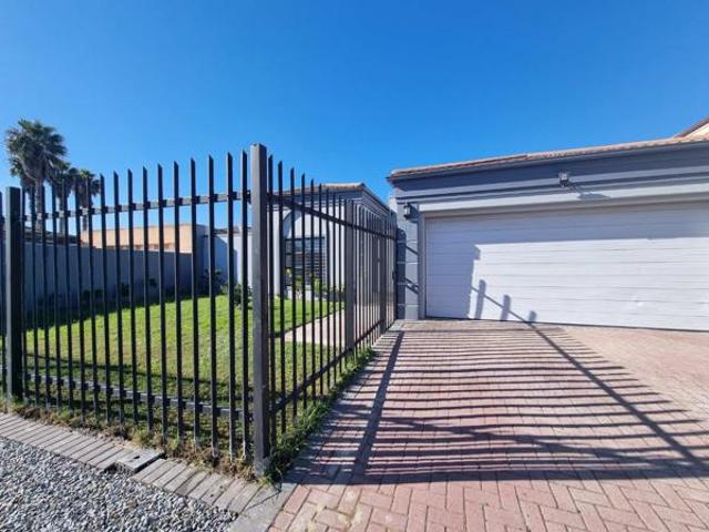 4 Bedroom House in Parklands