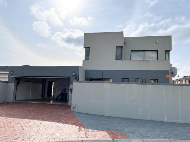 4 Bedroom House in Parklands