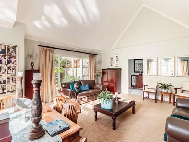 4 Bedroom House in Pari Park