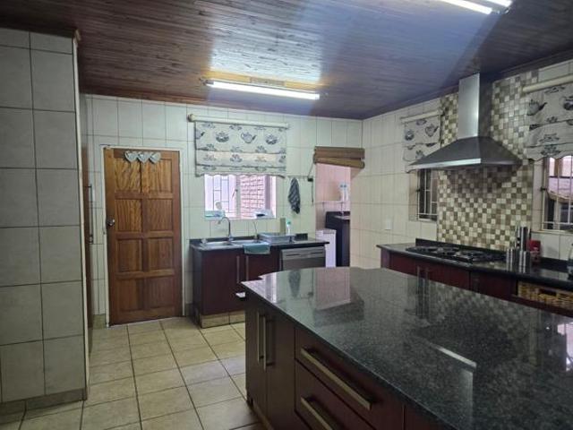 4 Bedroom House in Parys