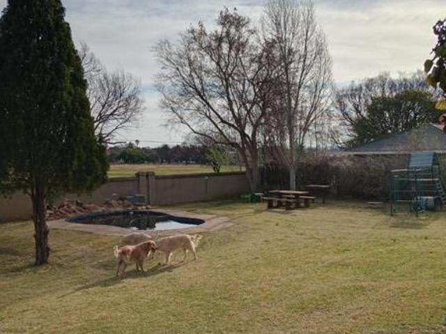 4 Bedroom House in Parys