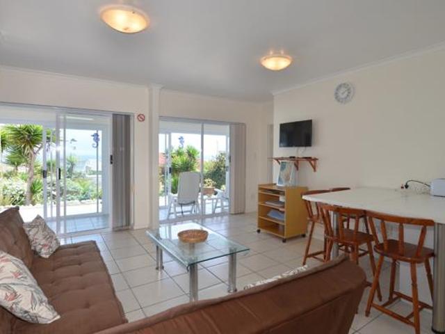 4 Bedroom House in Pearl Bay