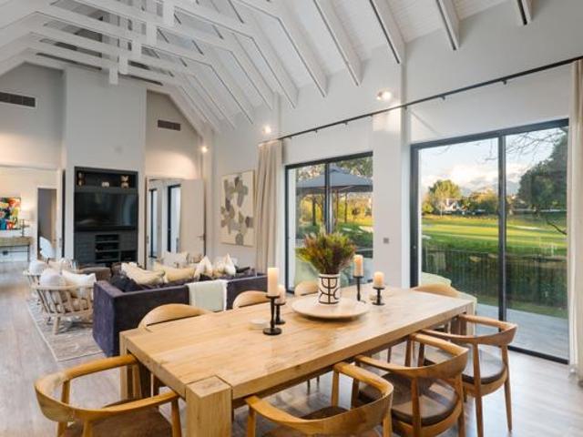 4 Bedroom House in Pearl Valley Golf & Country Estate