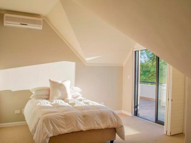 4 Bedroom House in Pearl Valley Golf & Country Estate
