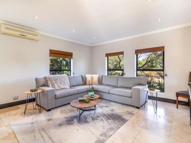 4 Bedroom House in Pearl Valley Golf & Country Estate
