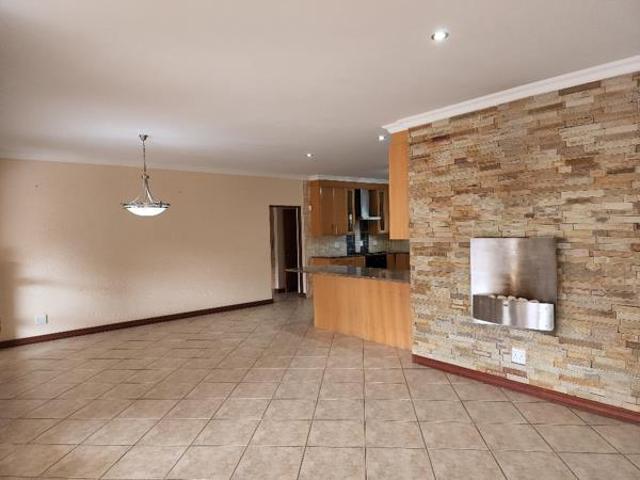 4 Bedroom House in Pebble Rock