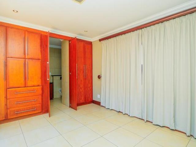 4 Bedroom House in Pecanwood