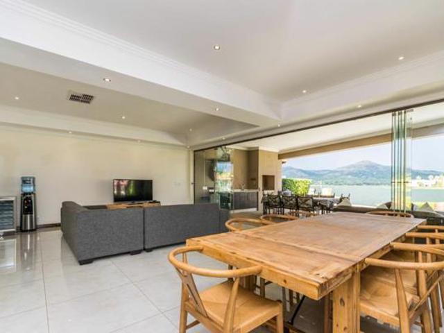 4 Bedroom House in Pecanwood
