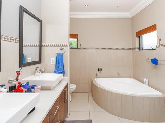 4 Bedroom House in Pecanwood