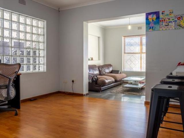 4 Bedroom House in Pelikan Park