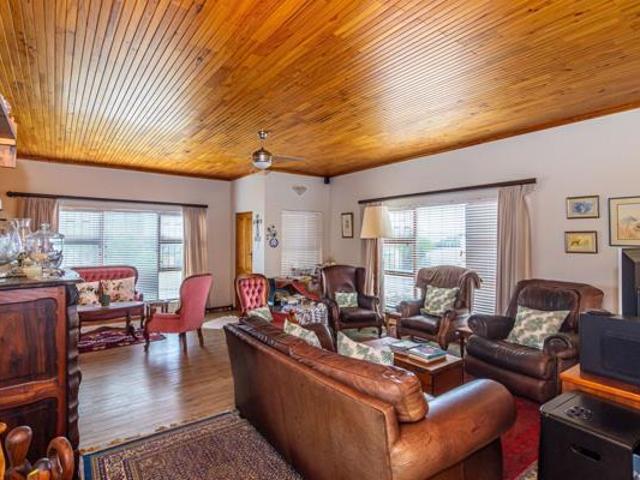 4 Bedroom House in Perlemoenbaai