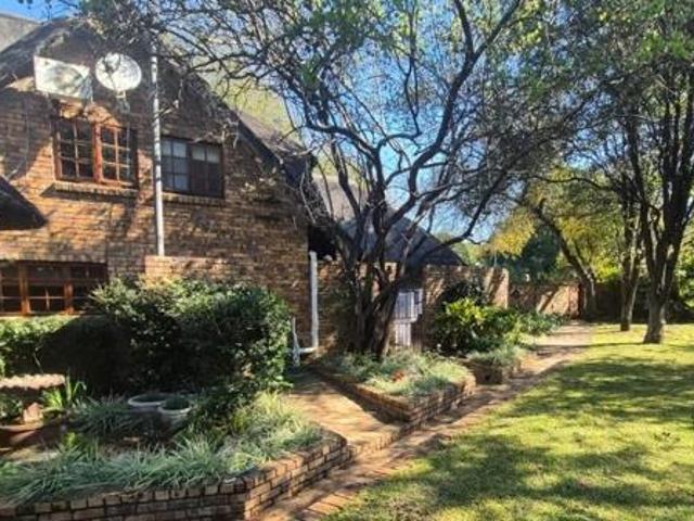 4 Bedroom House in Phalaborwa