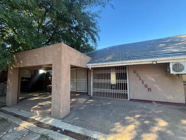 4 Bedroom House in Phalaborwa