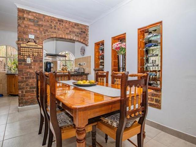 4 Bedroom House in Pierre van Ryneveld