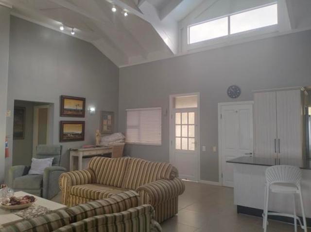 4 Bedroom House in Pinnacle Point Golf Estate