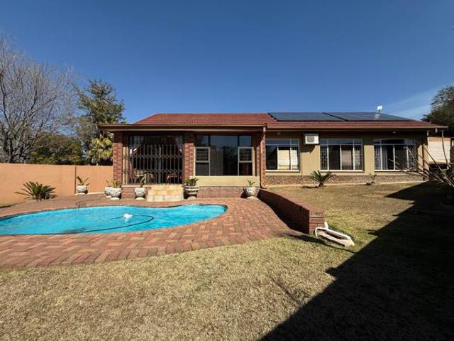 4 Bedroom House in Pioneer Park