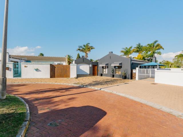 4 Bedroom House in Plattekloof Glen