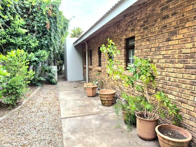4 Bedroom House in Plettenberg Bay Central
