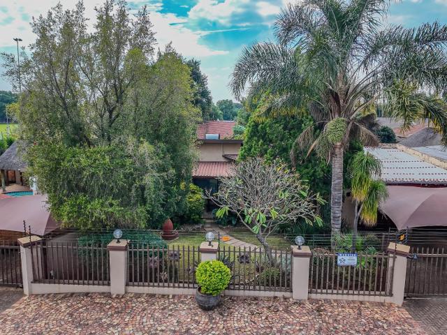 4 Bedroom House in Protea Park