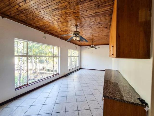 4 Bedroom House in Protea Park