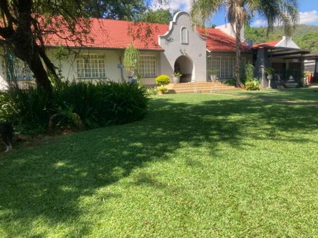 4 Bedroom House in Protea Park
