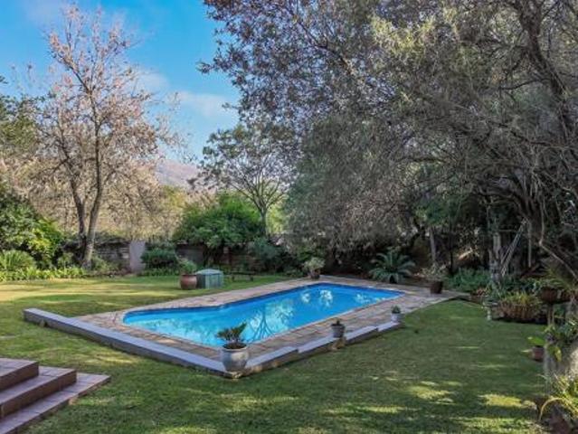 4 Bedroom House in Protea Park