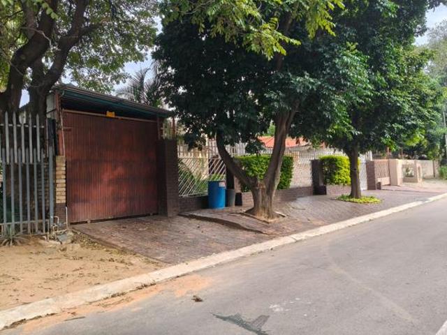 4 Bedroom House in Protea Park