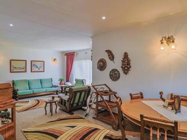 4 Bedroom House in Protea Park
