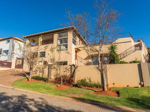 4 Bedroom House in Protea Ridge