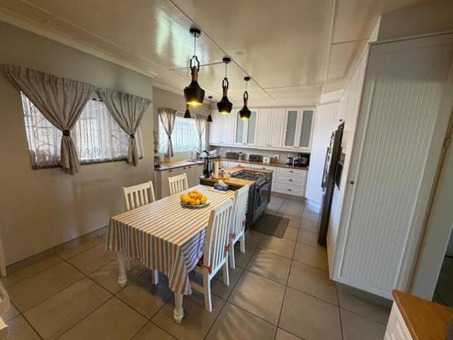4 Bedroom House in Rothdene