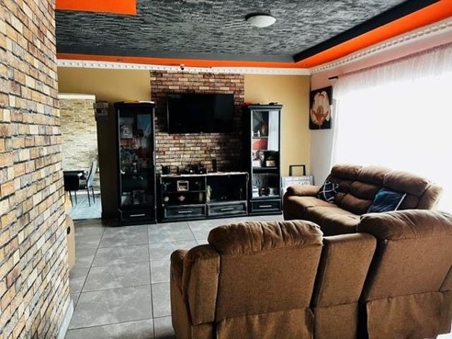 4 Bedroom House in Rowallan Park