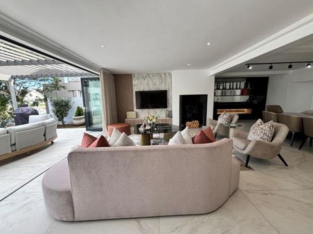4 Bedroom House in Royal Alfred Marina