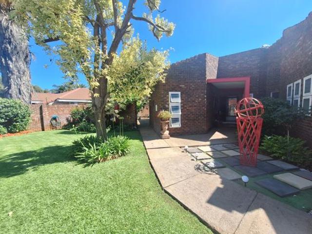 4 Bedroom House in Royldene