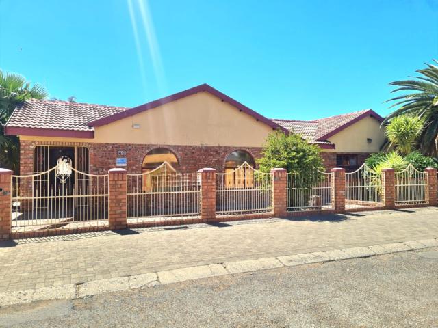 4 Bedroom House in Royldene