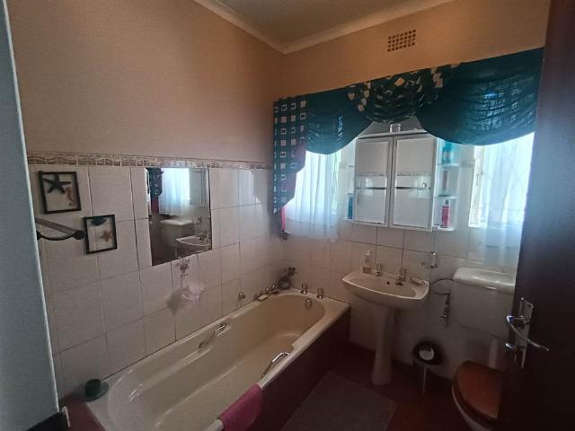 4 Bedroom House in Royldene