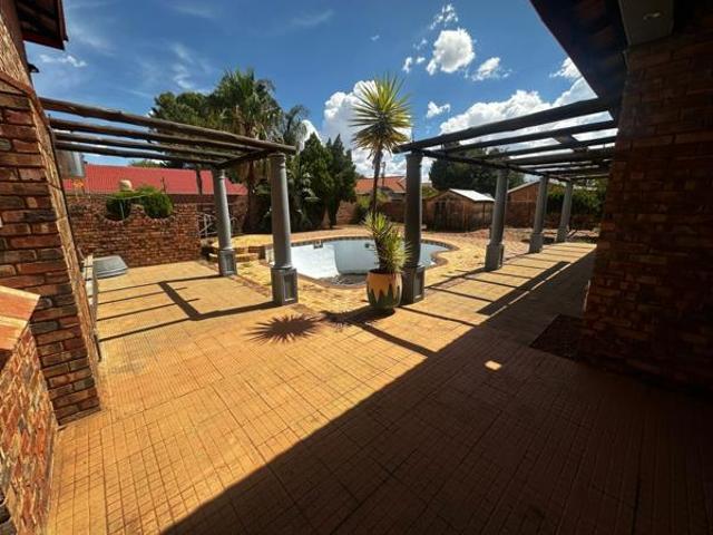 4 Bedroom House in Royldene