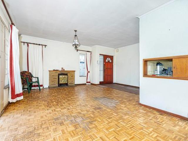 4 Bedroom House in Rondebosch East