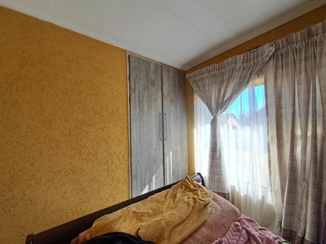 4 Bedroom House in Rondebult
