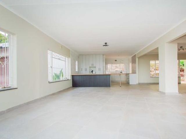 4 Bedroom House in Roodekrans